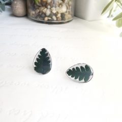 Csepp nemesacél fülbevaló zöld levéllel Csepp nemesacél fülbevaló zöld levéllel