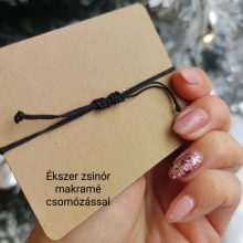 Gravírozott gyöngyös gumizsinór karkötő