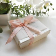 Végtelen karkötő szett díszdobozban