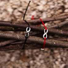 Végtelen zsinór karkötő