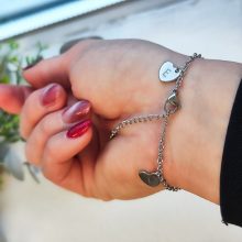 Monogramos szívecskés nemesacél karkötő