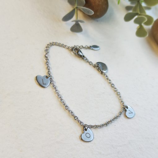 Monogramos szívecskés nemesacél karkötő
